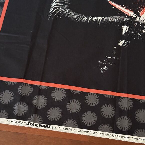 Star Wars Quilt Panel KYLO REN COTTON FABRIC PANEL Camelot 7360029P Light Saber - Picture 2 of 3